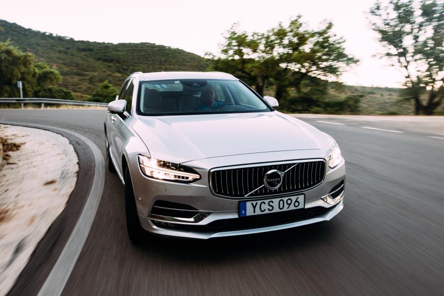  Volvo V90 D5 Inscription 2016 года  (фото 12 из 31)
